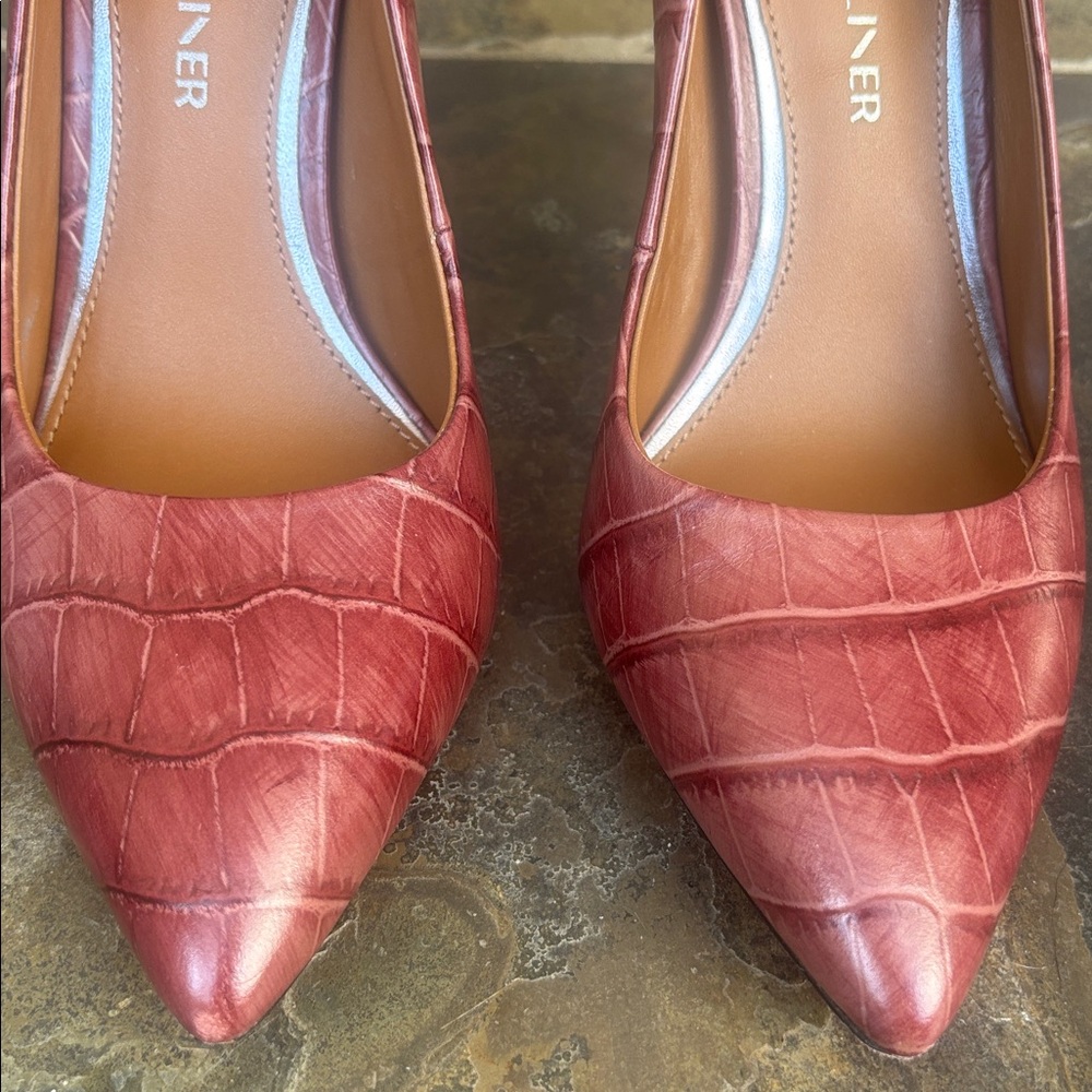 Donald Pliner Ruzana Pump - Picture 5 of 14
